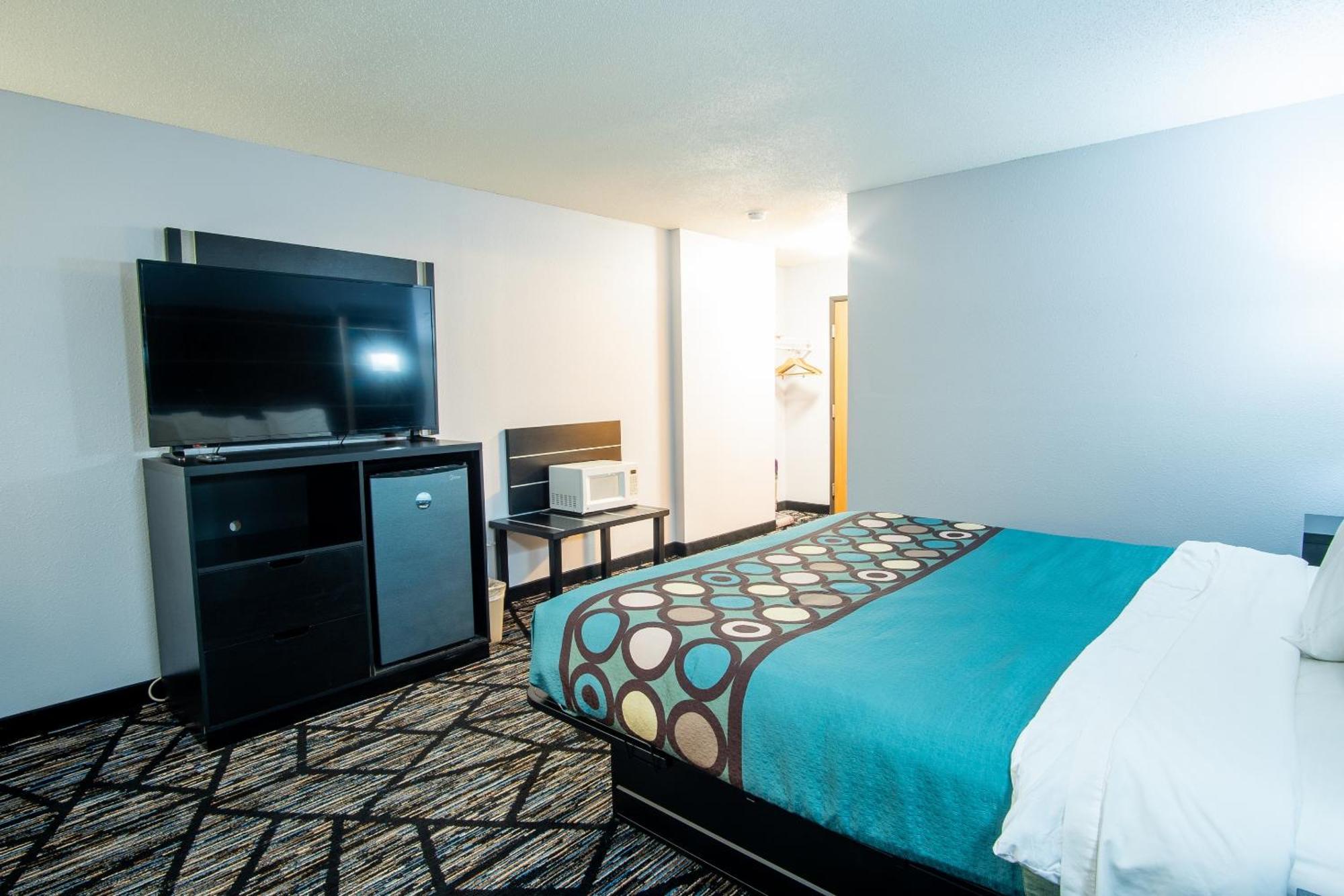 Coratel Inn & Suites By Jasper New Richmond Exterior foto